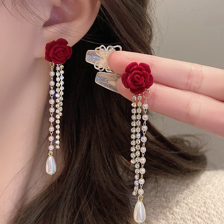 Hurmaava Helmi Korvarengas jokaiseen tilaisuuteen