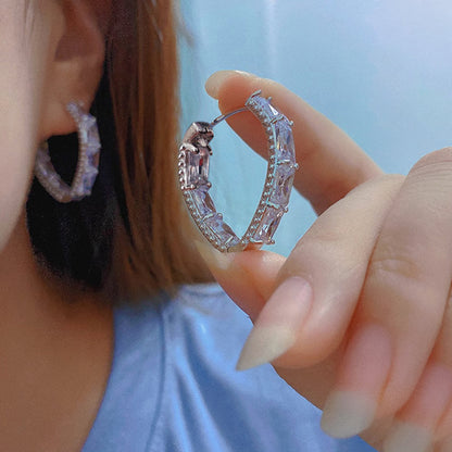 Klassinen Korvarengas ajattomalla viehätyksellä