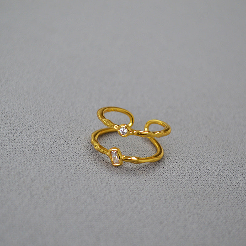 Romanttinen Kulta Sormus erityisiin hetkiin