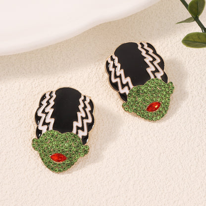 Kaunis Korvarengas ainutlaatuisella tyylillä