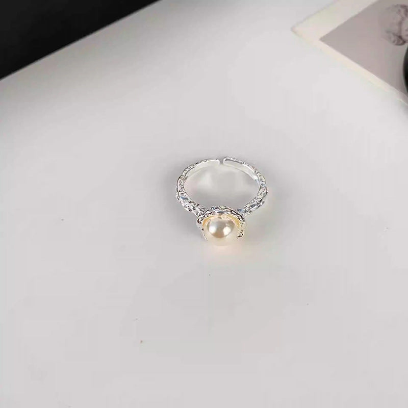 Klassinen Sormus ajattomalla viehätyksellä