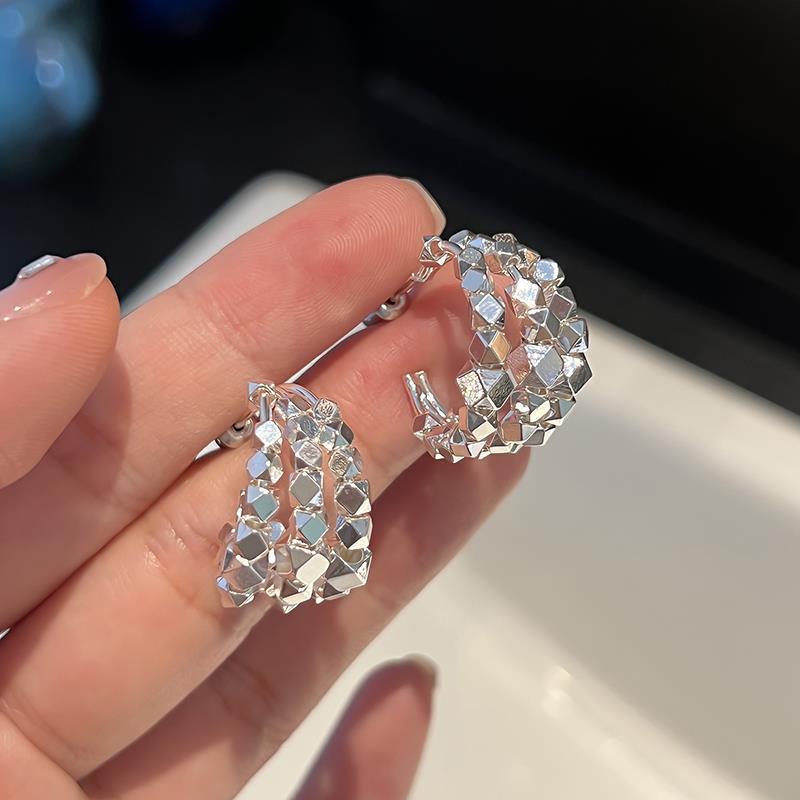 Herkkä käsityö Korvarengas