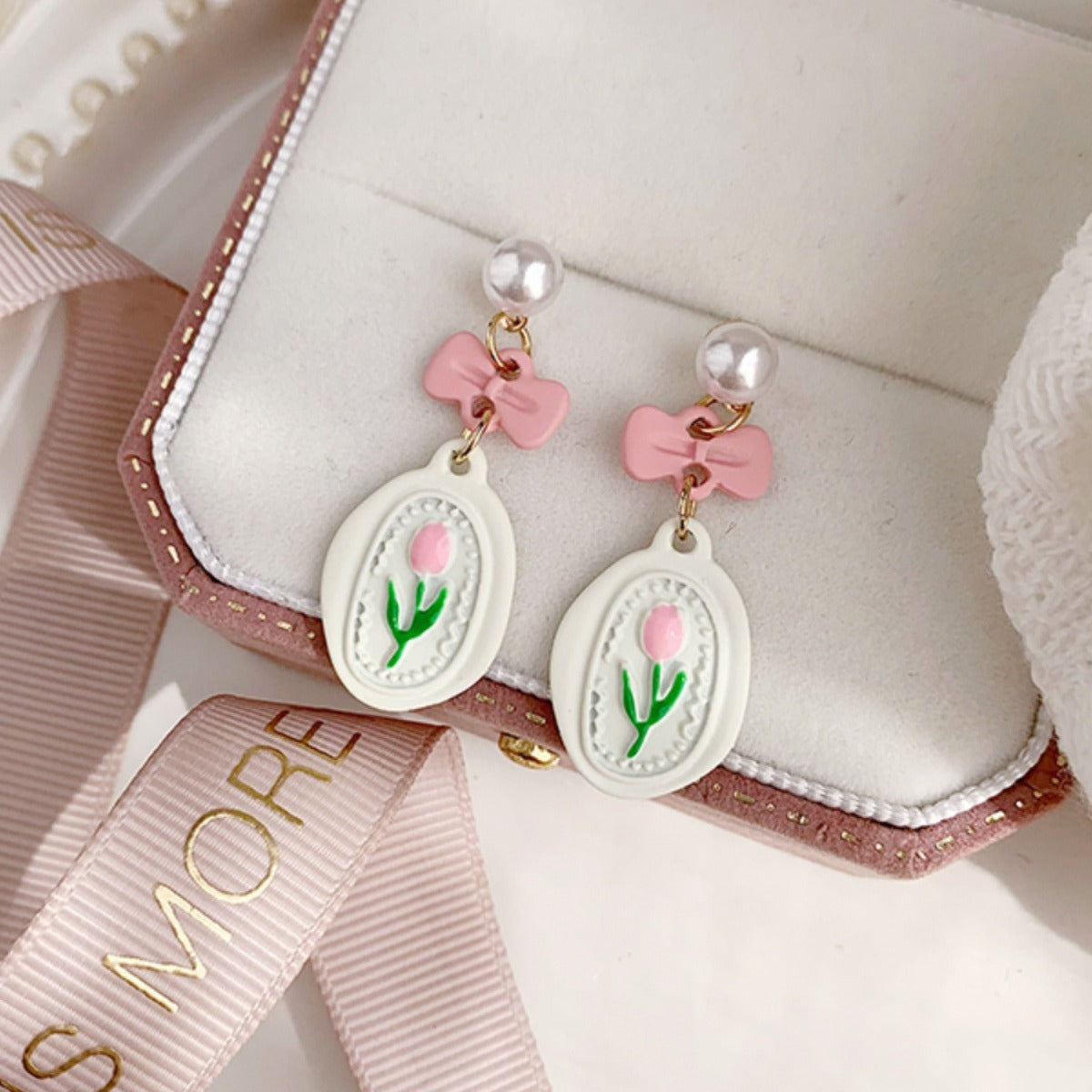 Hurmaava Helmi Korvarengas jokaiseen tilaisuuteen