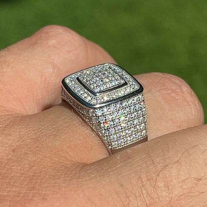 Kaunis Sormus ainutlaatuisella tyylillä