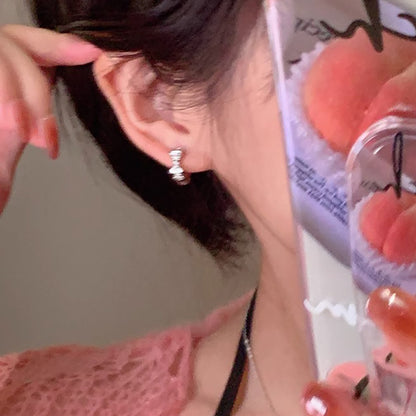 Kaunis Korvarengas ainutlaatuisella tyylillä