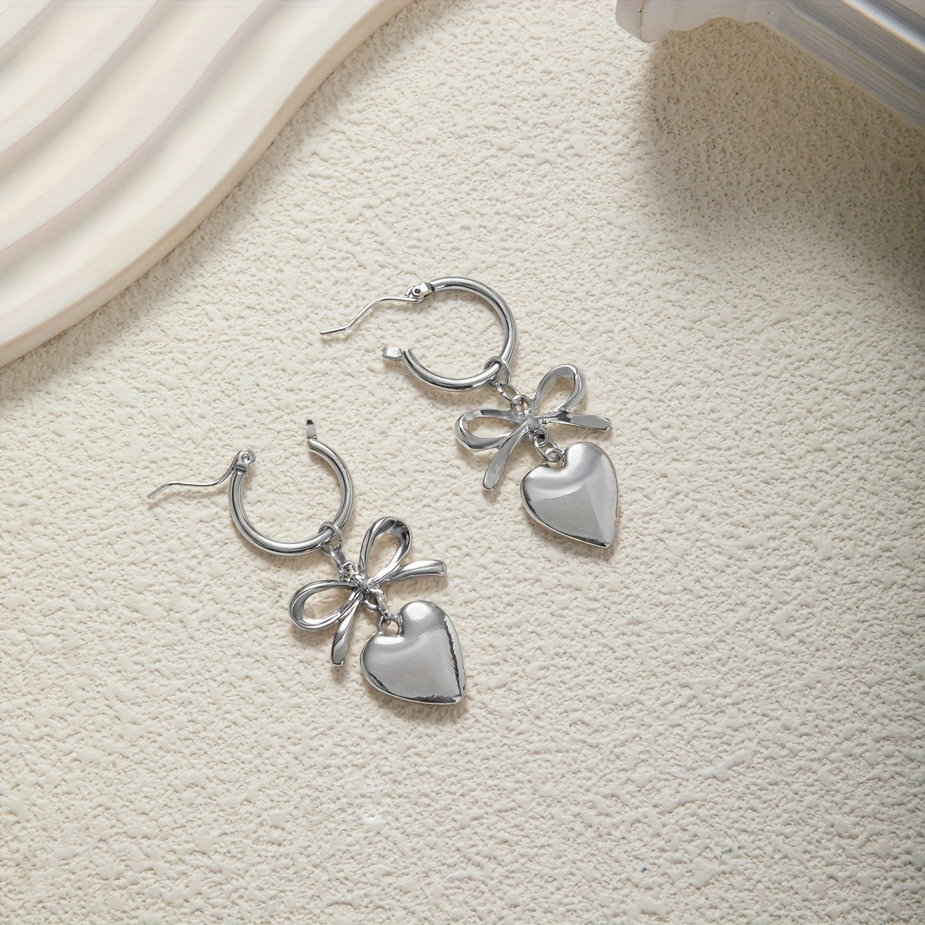 Hurmaava Korvarengas jokaiseen tilaisuuteen