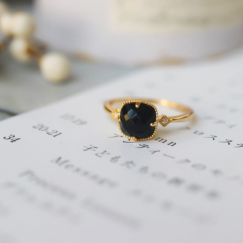 Elegantti Koru jokaiseen tilaisuuteen