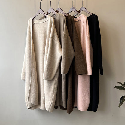 Well Tailored Cardigan with a Graceful Silhouette