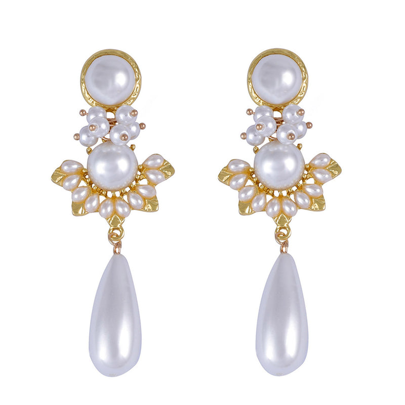 Hurmaava Helmi Korvarengas jokaiseen tilaisuuteen