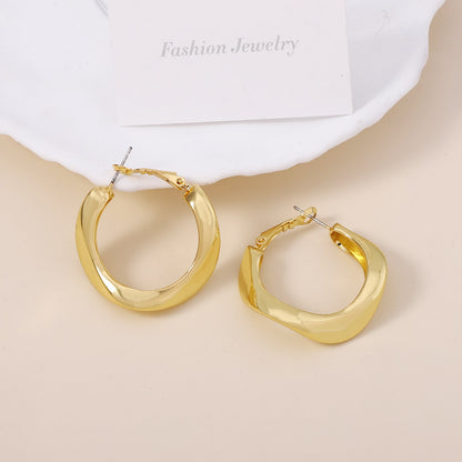 Hurmaava Korvarengas jokaiseen tilaisuuteen