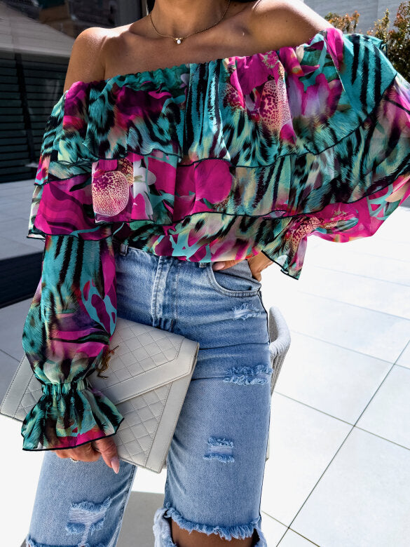 Classic Vintage Blouse with a Flattering Fit