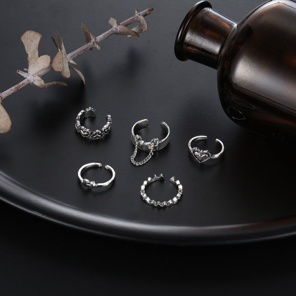 Klassinen Korusetti ajattomalla viehätyksellä