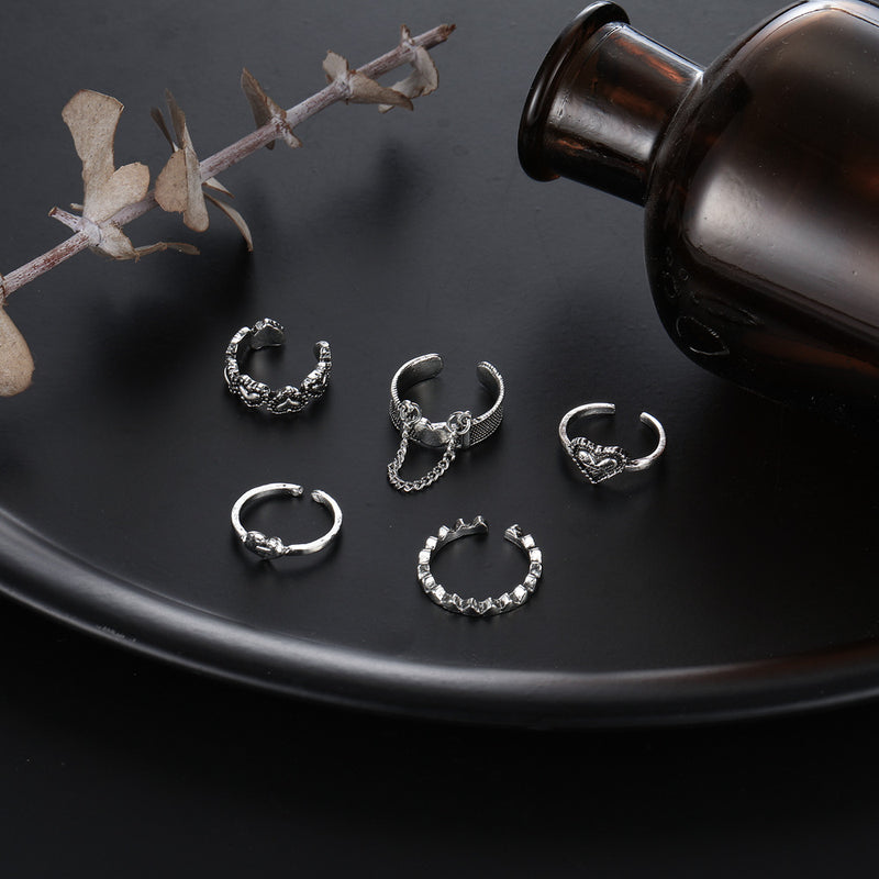 Klassinen Korusetti ajattomalla viehätyksellä