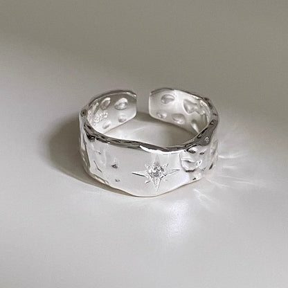 Romanttinen Sormus erityisiin hetkiin