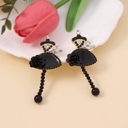 Klassinen Helmi Korvarengas ajattomalla viehätyksellä