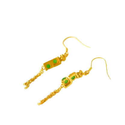 Kaunis Hopea Korvarengas ainutlaatuisella tyylillä