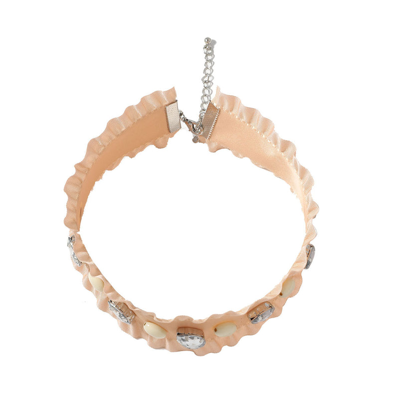 Hurmaava Helmi Kaulakoru jokaiseen tilaisuuteen