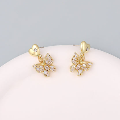 Klassinen Hopea Korvarengas ajattomalla viehätyksellä