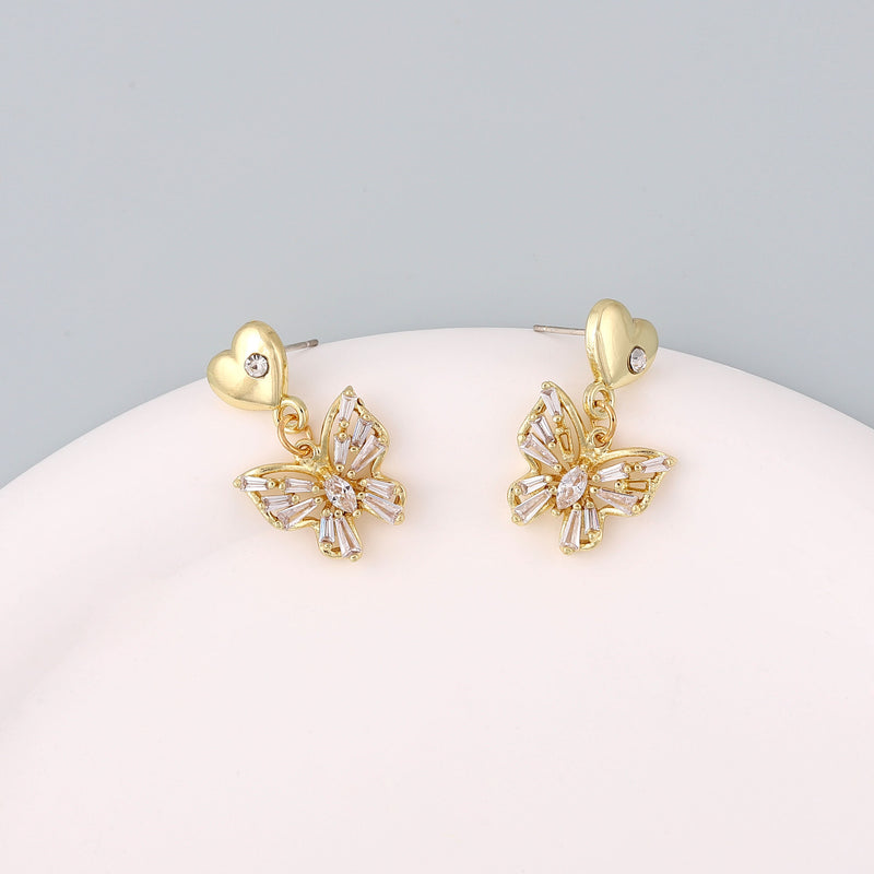 Klassinen Hopea Korvarengas ajattomalla viehätyksellä