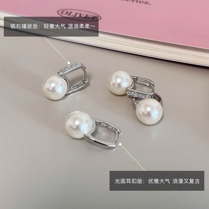 Hurmaava Helmi Korvarengas jokaiseen tilaisuuteen