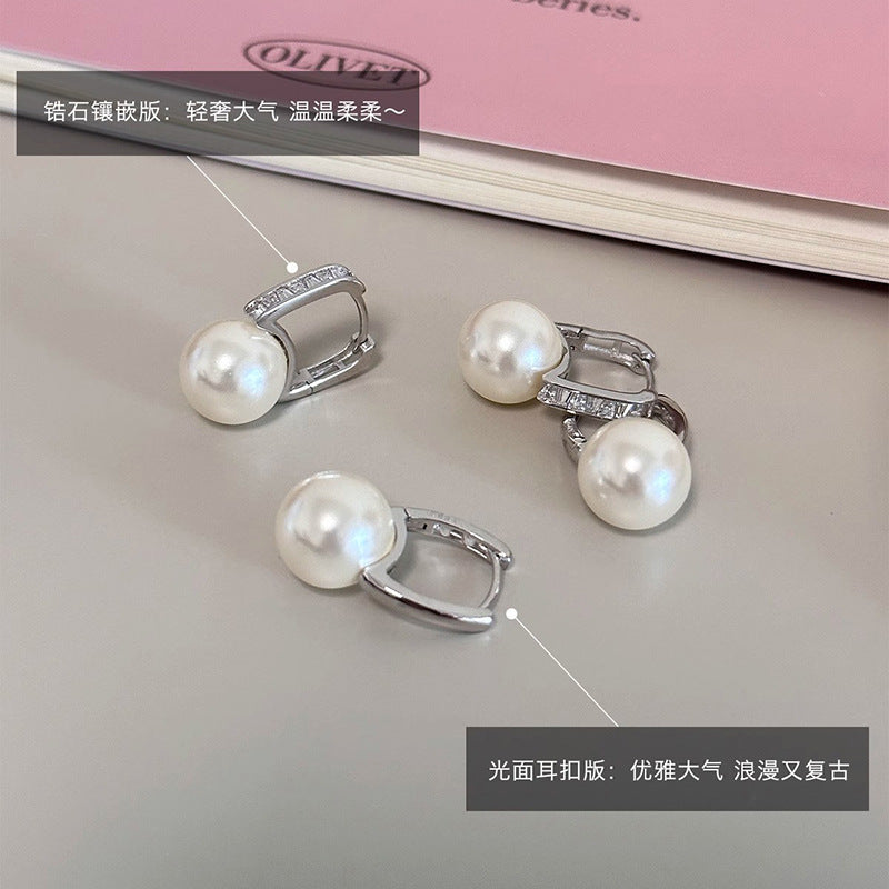 Hurmaava Helmi Korvarengas jokaiseen tilaisuuteen