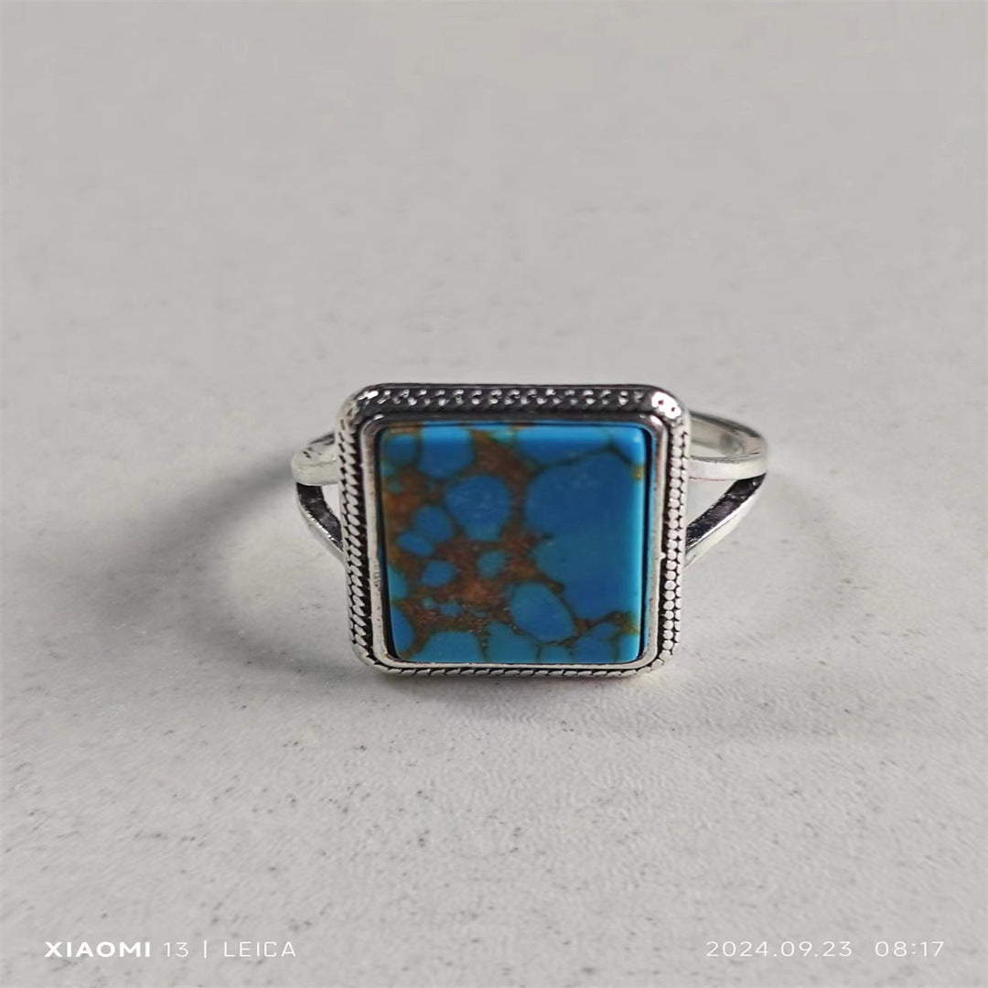 Kaunis Sormus ainutlaatuisella tyylillä