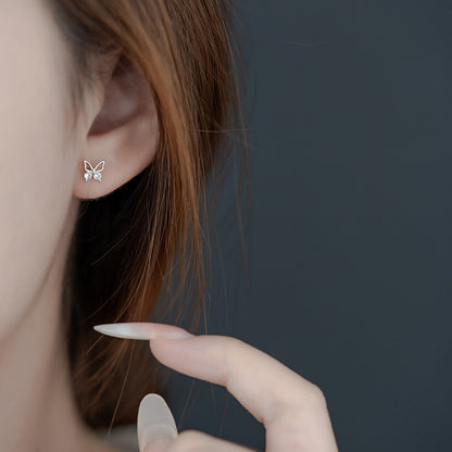 Kaunis Korvarengas ainutlaatuisella tyylillä