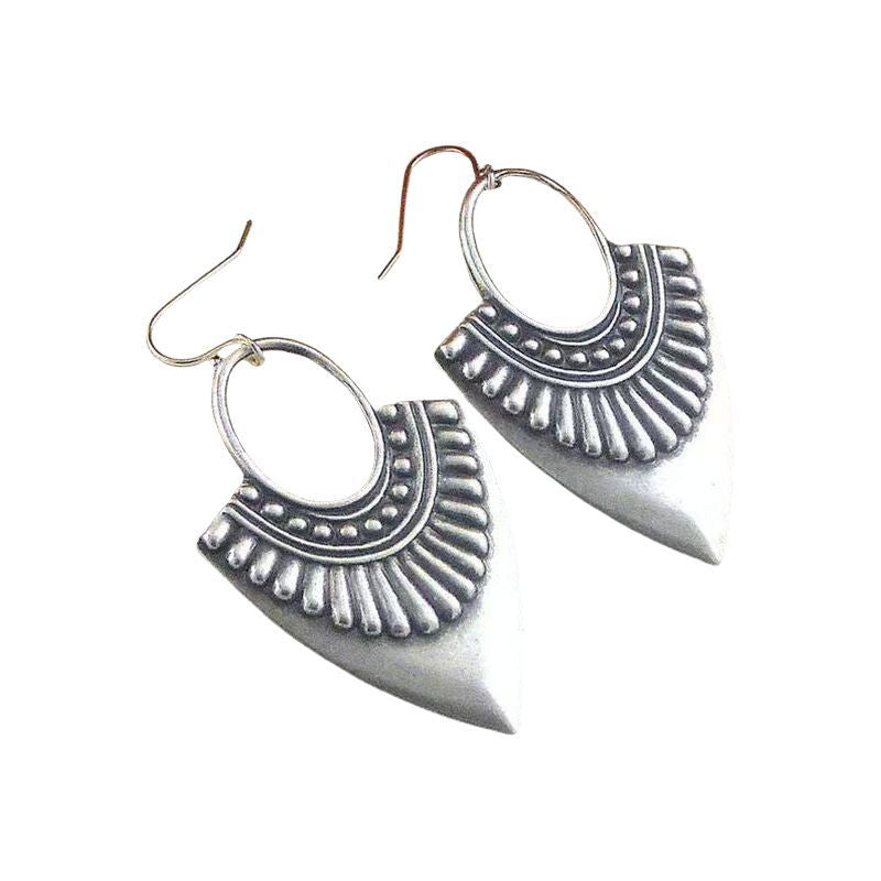 Käsintehty vintage Korvarengas