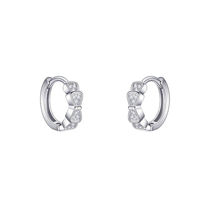 Kaunis Korvarengas ainutlaatuisella tyylillä