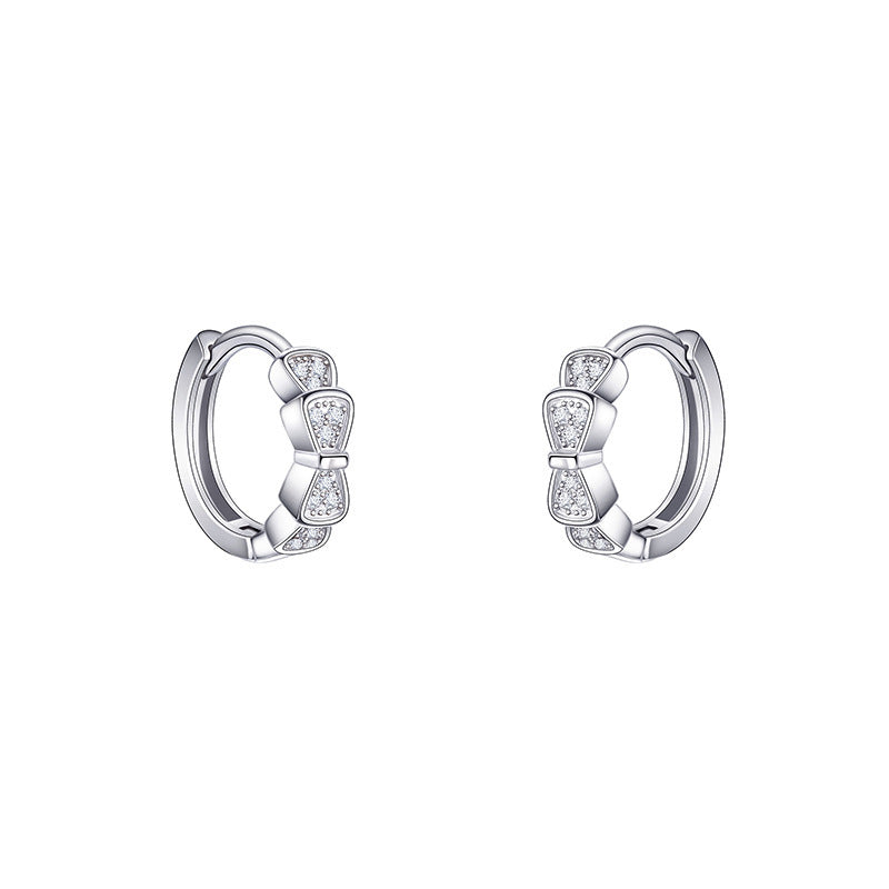 Kaunis Korvarengas ainutlaatuisella tyylillä