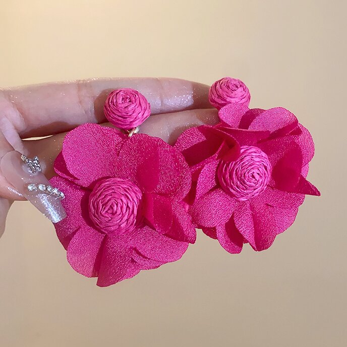 Elegantti Korvarengas jokaiseen tilaisuuteen