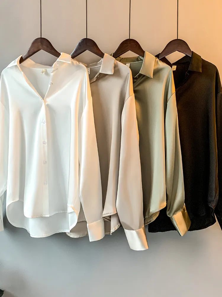 Sophisticated Blouse with a Clean Classic Look