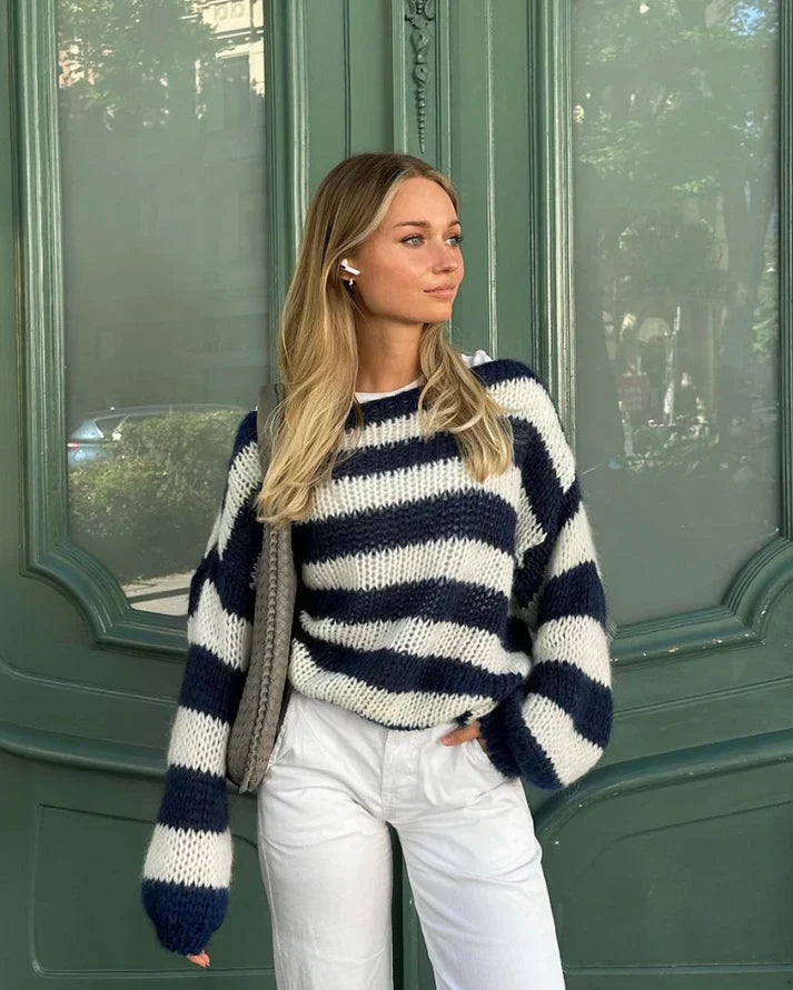 Effortlessly Elegant Sweater with a Timeless Design