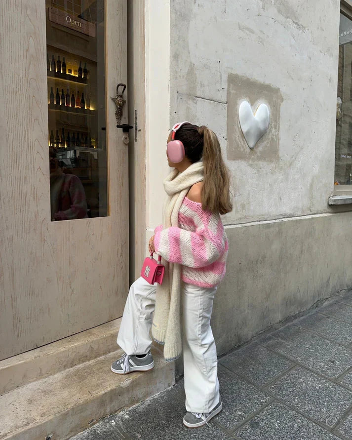 Effortlessly Elegant Sweater with a Timeless Design