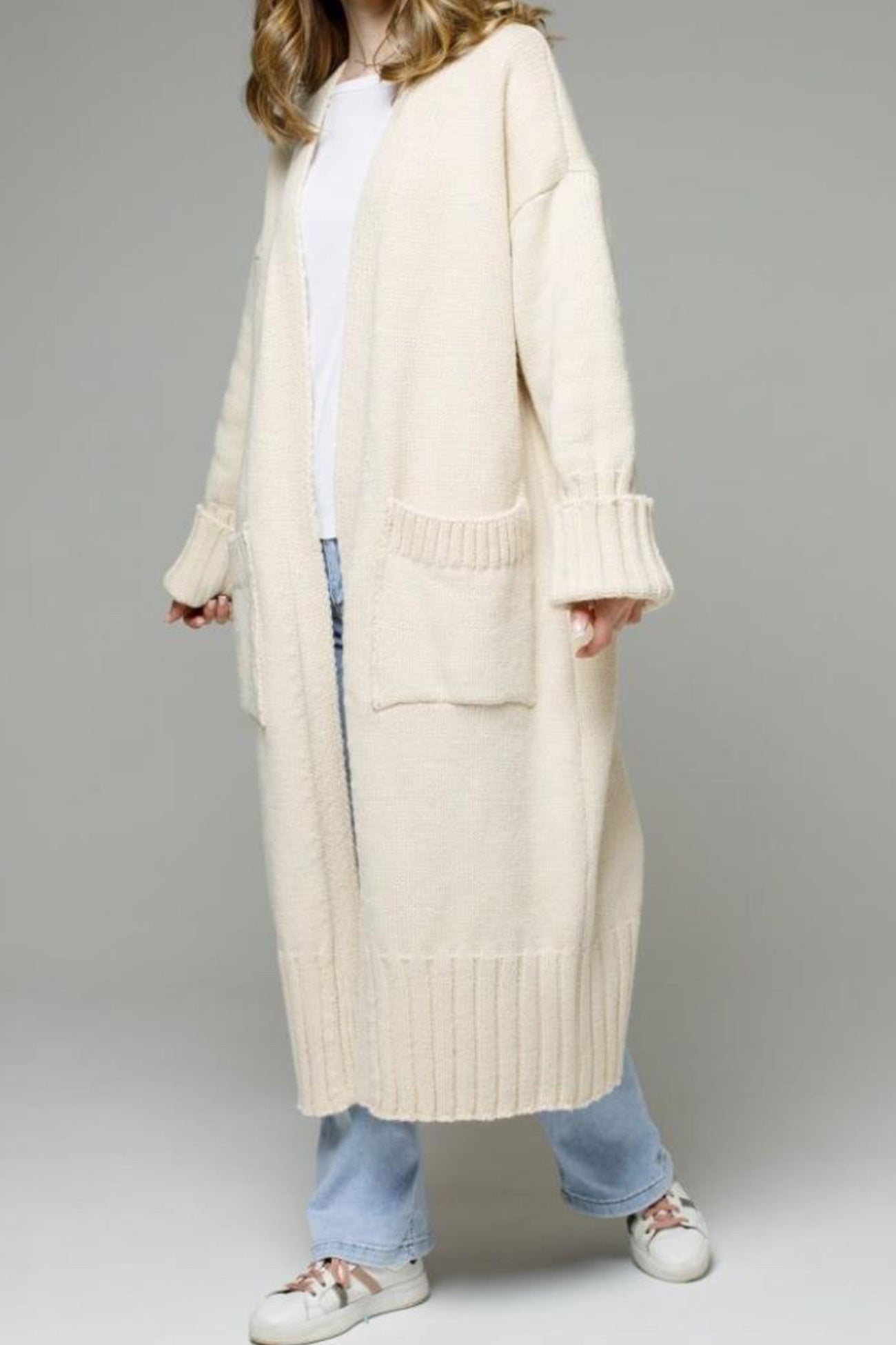 Gracefully Styled Cardigan for Any Occasion