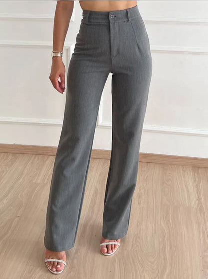 Classic Vintage Trousers with a Flattering Fit