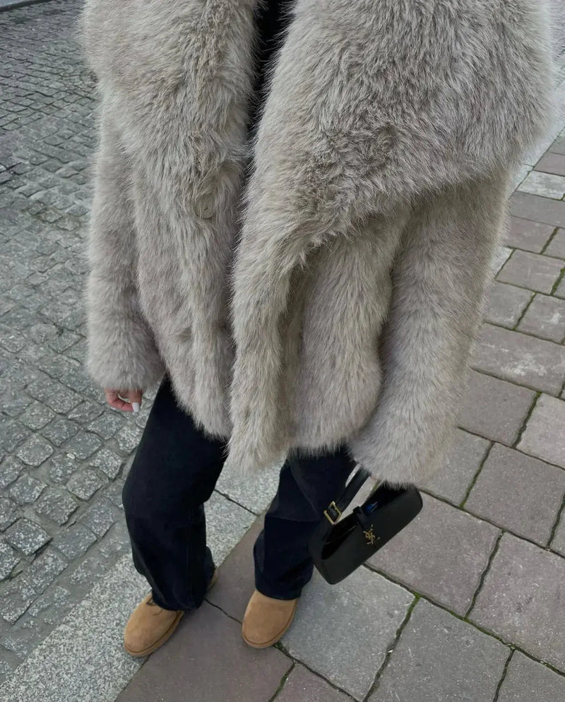 Beautifully Crafted Coat in a Classic Style
