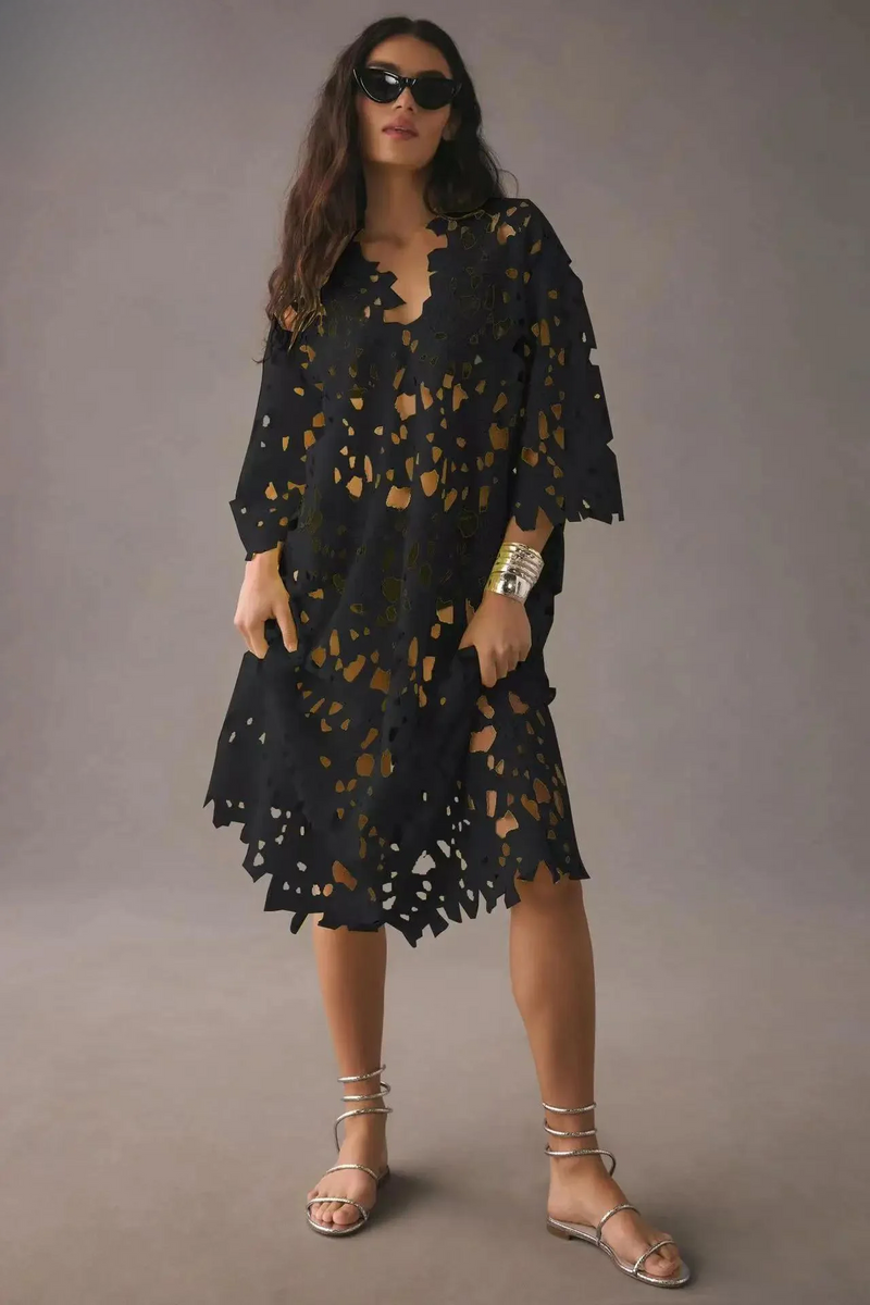 Effortlessly Elegant Dress with a Timeless Design
