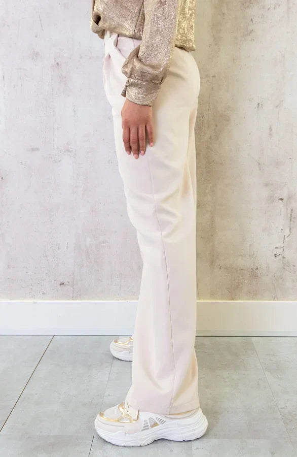 A Vintage Style Pants with Delicate Timeless Details