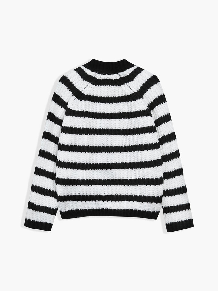 Well Tailored Cardigan with a Graceful Silhouette