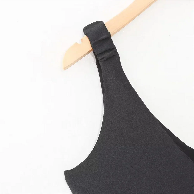 Beautifully Finished Garment in a Timeless Design