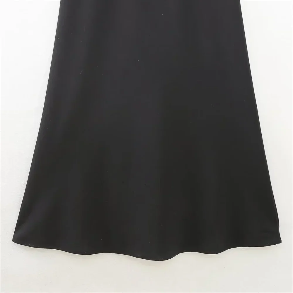 Beautifully Finished Garment in a Timeless Design