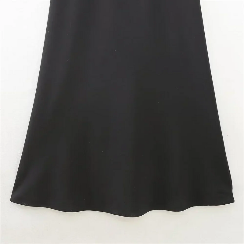 Beautifully Finished Garment in a Timeless Design