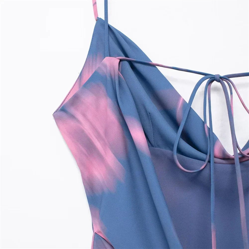 Beautifully Finished Garment in a Timeless Design