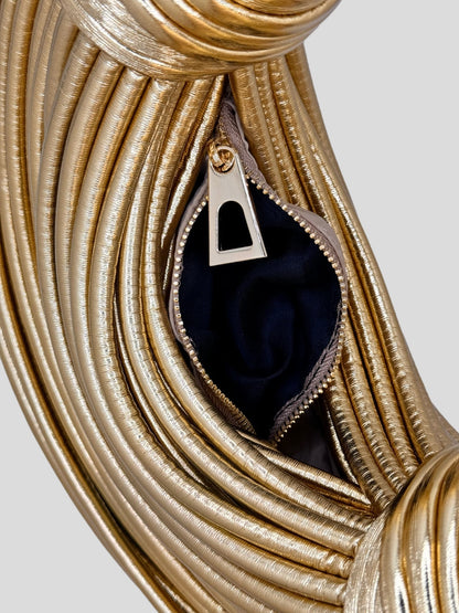 Classic Vintage Bag with a Flattering Fit