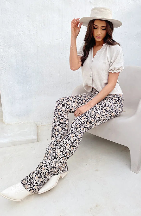 Classic Vintage Trousers with a Flattering Fit