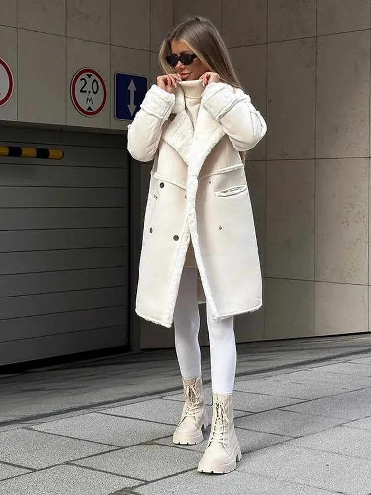 Sophisticated Coat with a Clean Classic Look
