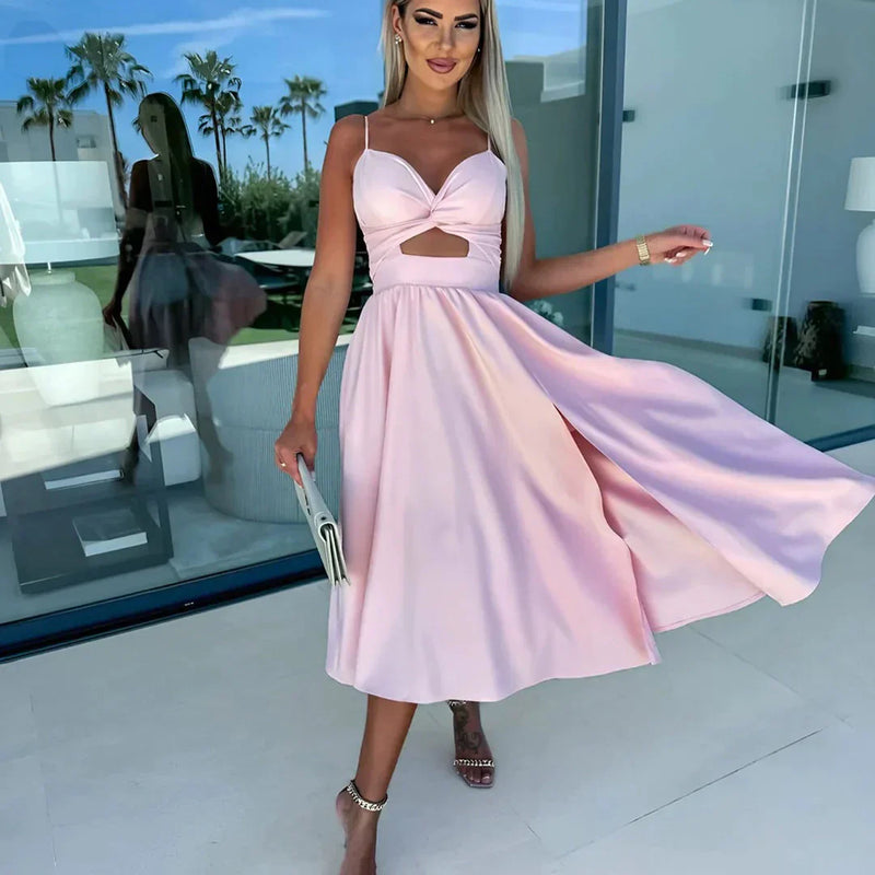 Beautifully Finished Dress in a Timeless Design