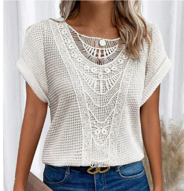 Elegantly Styled Blouse for Everyday Wear