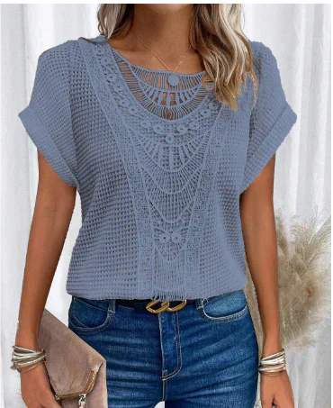 Elegantly Styled Blouse for Everyday Wear